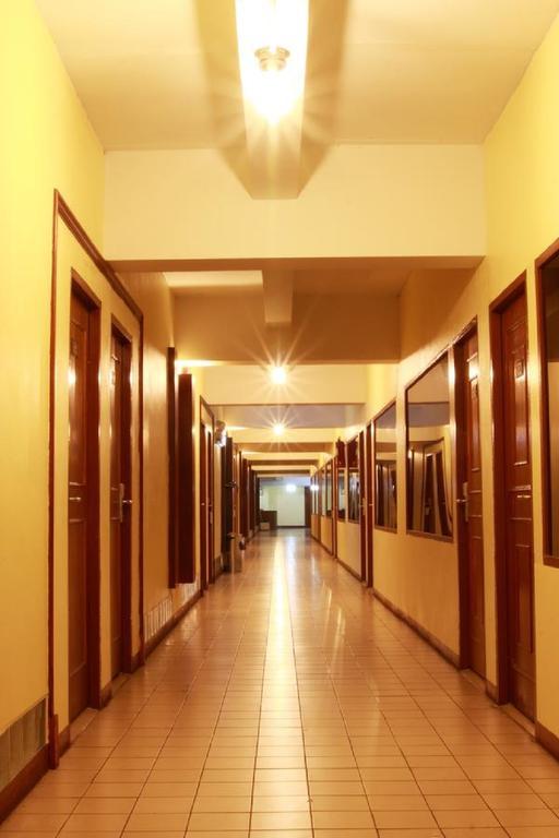 Pradipat Hotel Bangkok Ngoại thất bức ảnh
