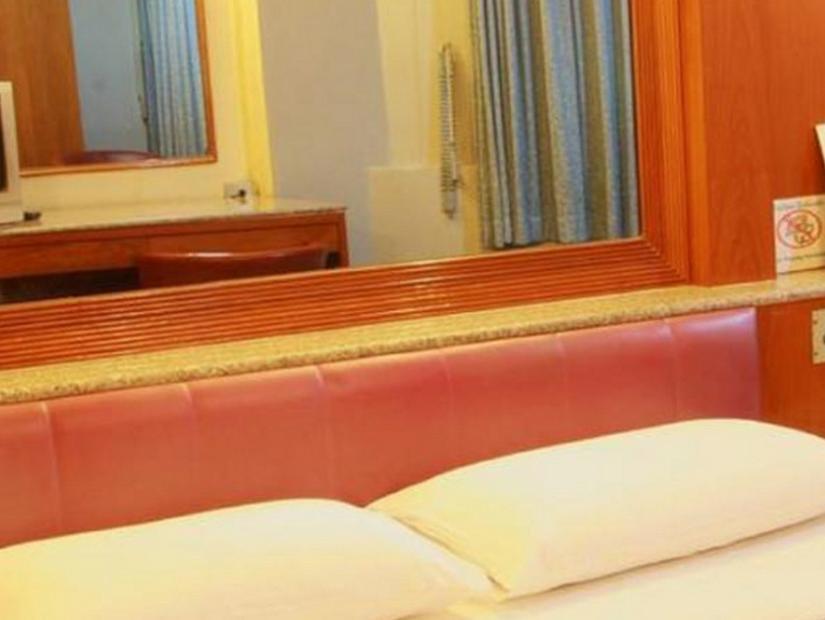 Pradipat Hotel Bangkok Ngoại thất bức ảnh